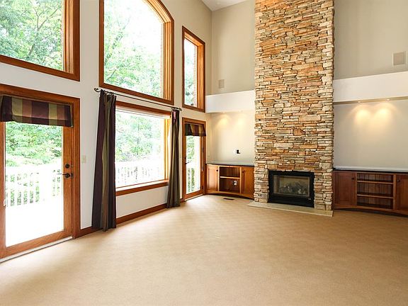 5th image of 6894 Longview Dr