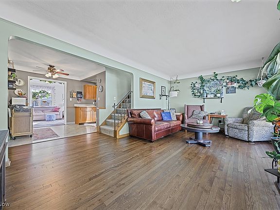 4th image of 36116 Skytop Ln