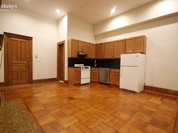 5th image of 636 W End Ave #2R