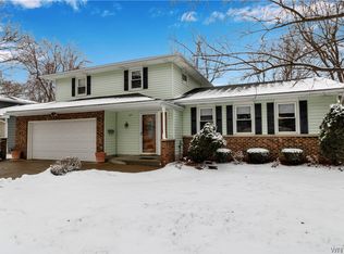 169 Cherrywood Dr, Williamsville, NY