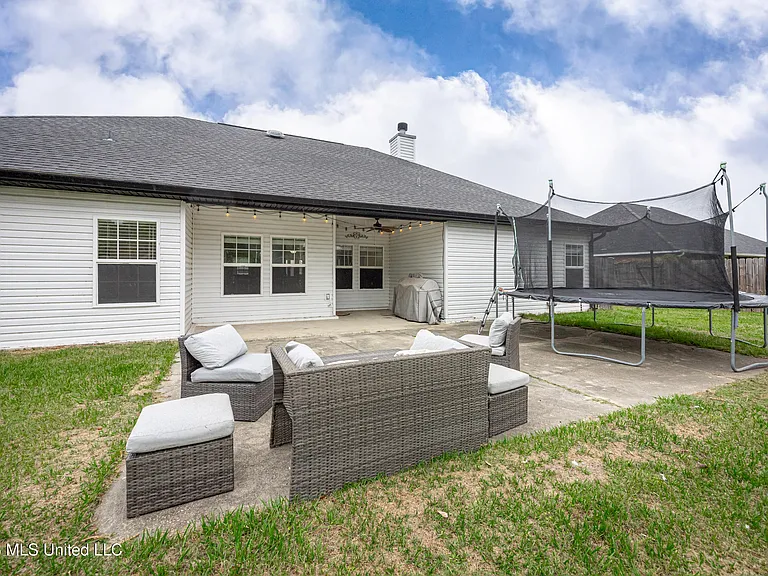 15208 Lisa Dr — Photo 47