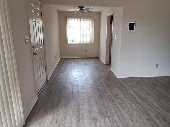 5th image of 3844 Clairemont Dr
