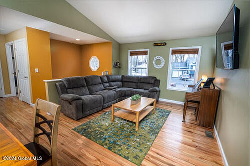 2nd image of 39 Ferris Way