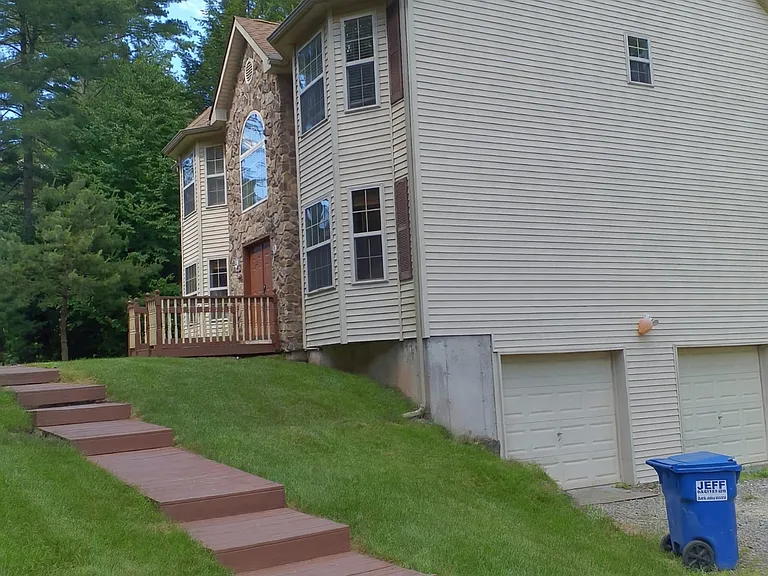 556 Airport Rd — Photo 2