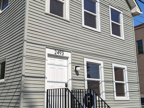2nd image of 2493 Thurman Ave Unit 2