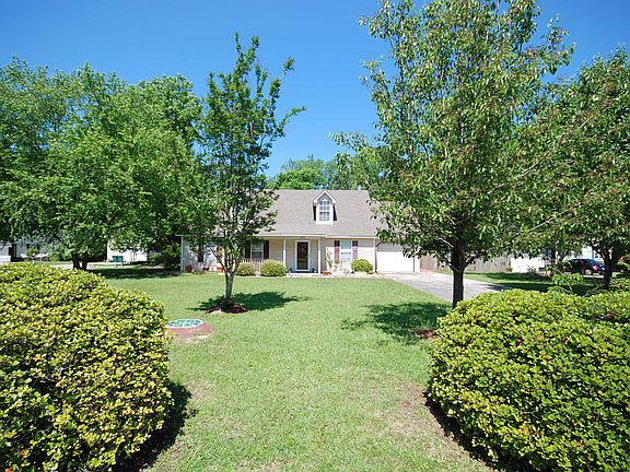 2nd image of 100 Bonita Ct
