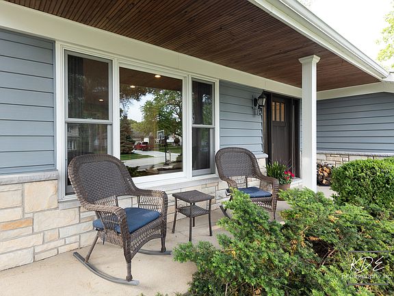 4th image of 605 Hyde Park Ln