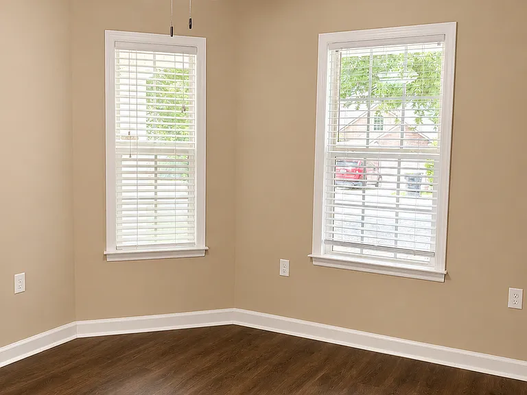 4028 Glen Laurel Dr N — Photo 10