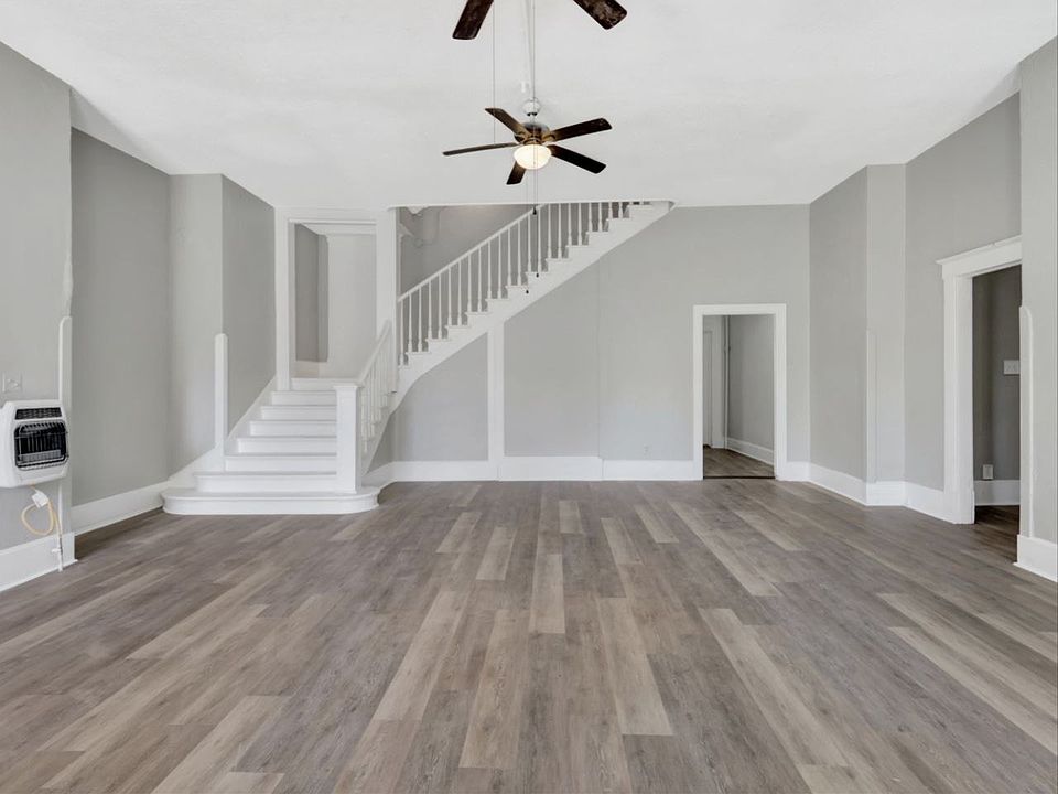 1st image of 106 Breeze St #1