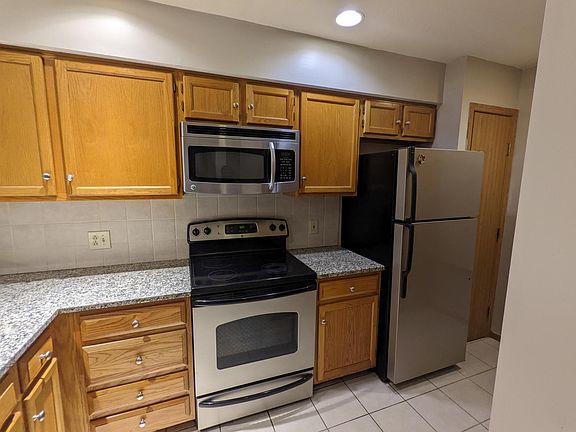 4th image of 1216 Rivercrest Dr S #D