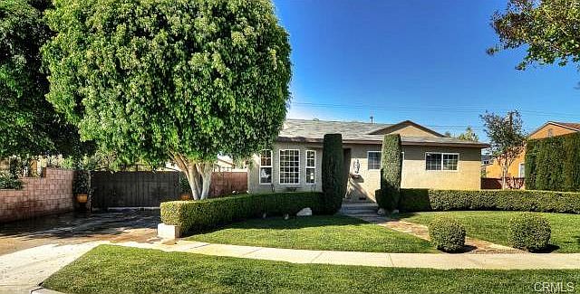 1st image of 8013 Canterbury Way