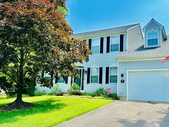 841 Longwood Dr, Vineland, NJ 08361