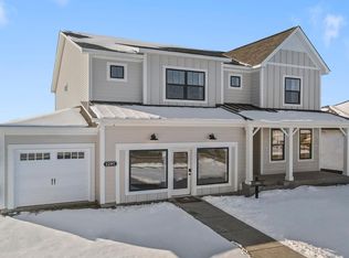 1955 Avon Cir, Shakopee, MN 55379