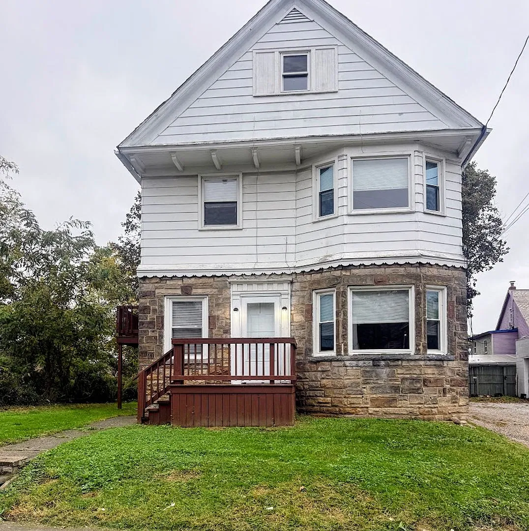 Five bedroom three bathroom home for rent — Photo 1