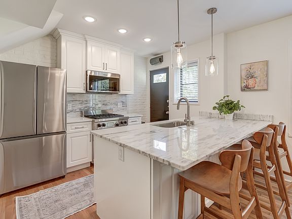 3rd image of 101 Tempsford Ln #4F