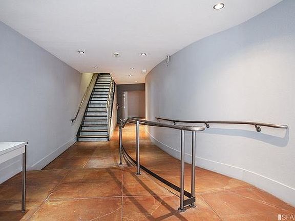 2nd image of 250 Clara St