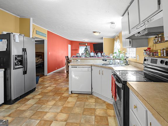 3rd image of 585 Brangus Ln