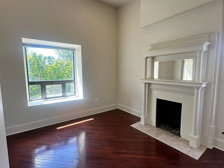 3984 Commonwealth St — Photo 25
