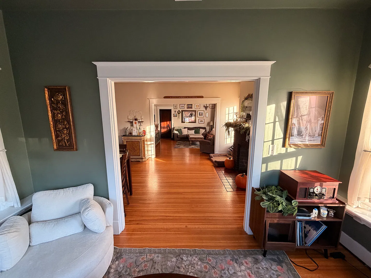 187 Vernon Ave — Photo 2