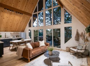 1452 Yosemite Dr, Lake Arrowhead, CA 92352