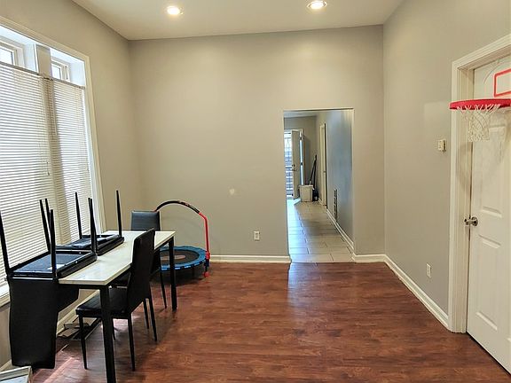 3rd image of 6612 S Evans Ave