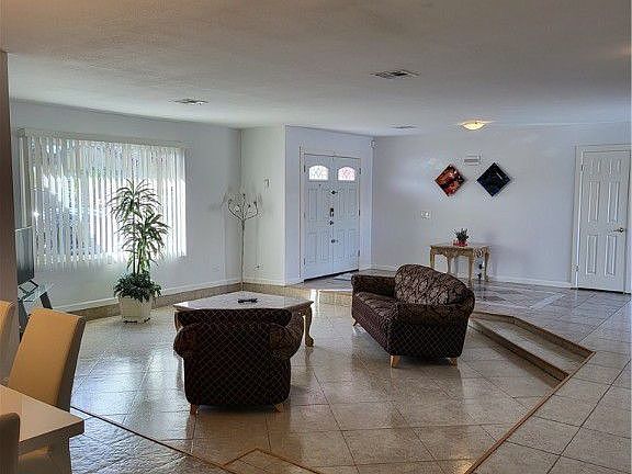 4th image of 7180 Polaris Ave