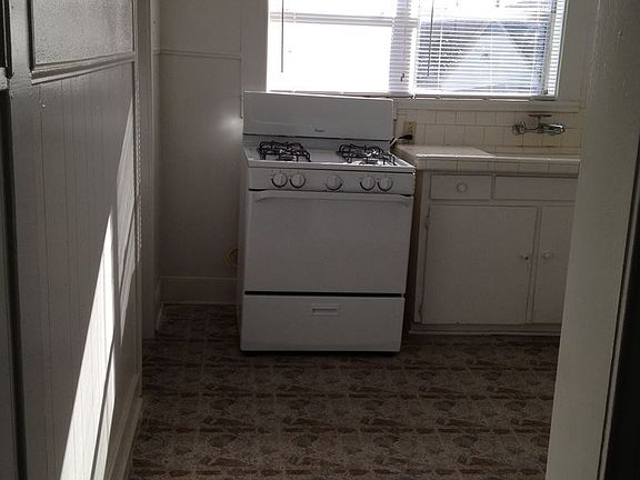 2nd image of 811A E 31st St