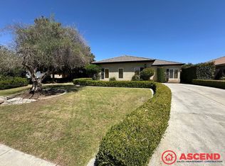 716 Windsor Park Dr, Bakersfield, CA