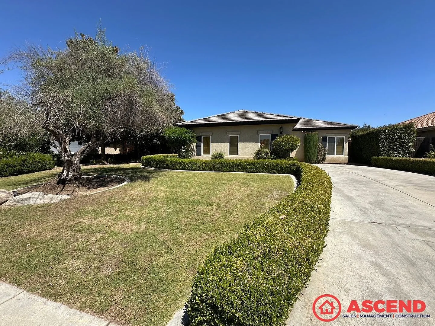716 Windsor Park Dr photo 1