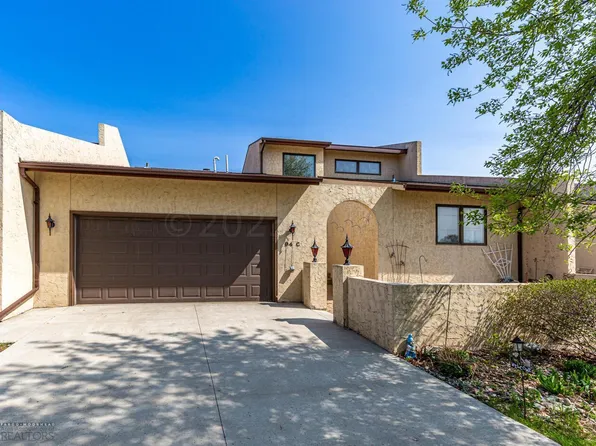 94 Prairiewood Dr S Unit C, Fargo, ND 58103