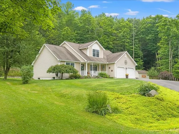 4008 Foster Valley Rd, Endicott, NY 13760