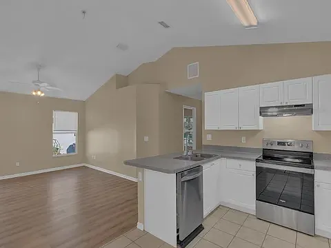 208 14th St SW — Photo 2