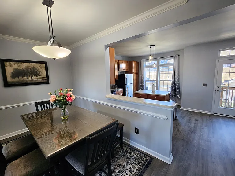 2068 Lockwood Dr — Photo 8