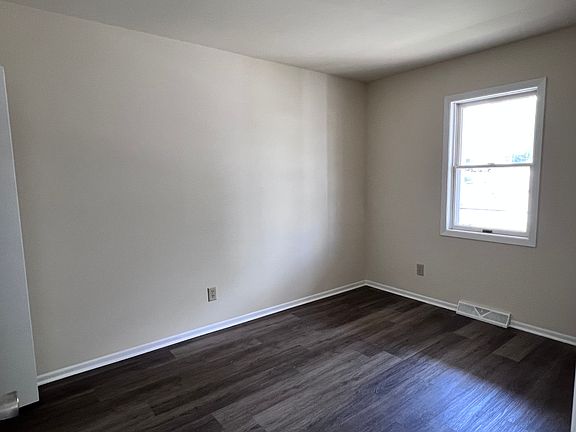 2nd image of 59 Hollinger Ave