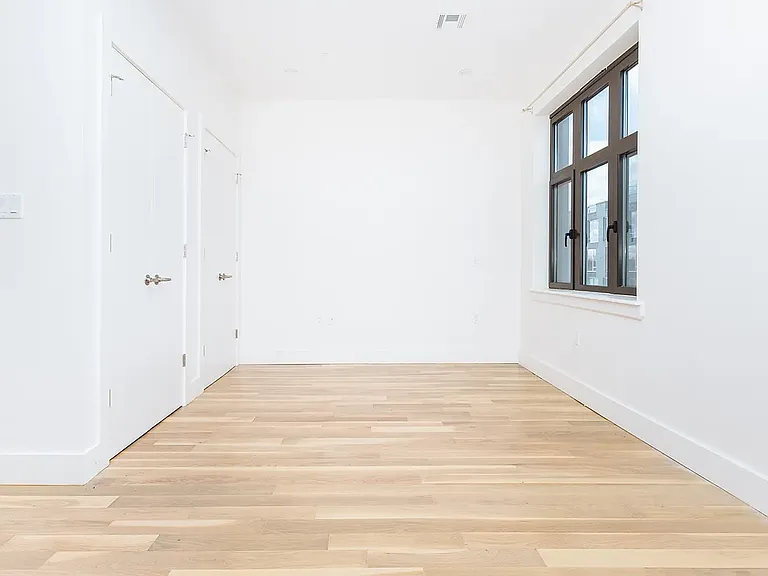 818 Lexington Ave #3S — Photo 7