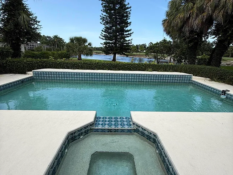 4381 SW Parkgate Blvd — Photo 9