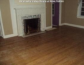 5th image of 608 Montrose Dr