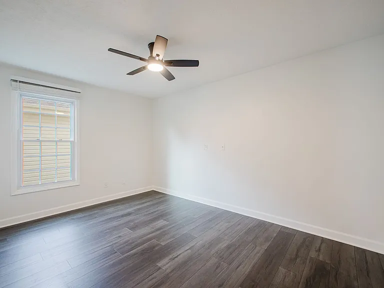 3413 Rainview Cir — Photo 31