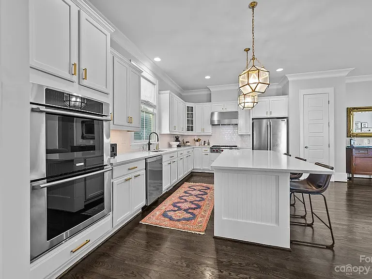 412 Eli St — Photo 12
