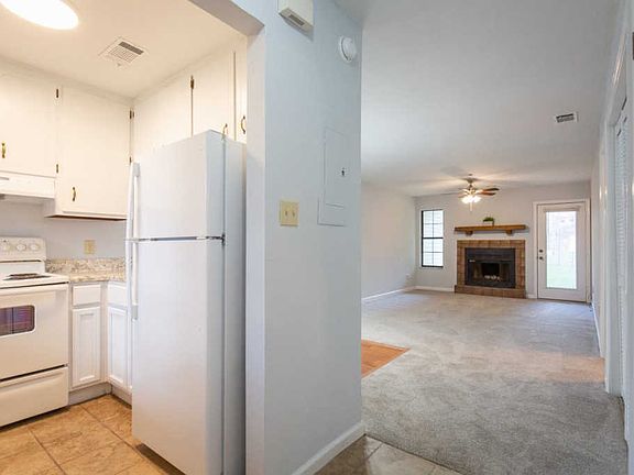 3rd image of 1108 Green Tree Ct #E