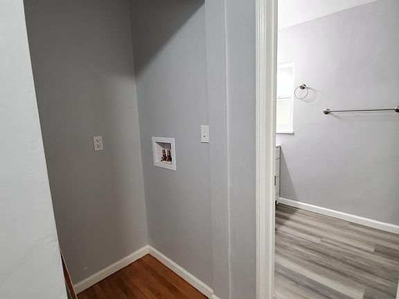 5th image of 3949 Kansas St APT 5