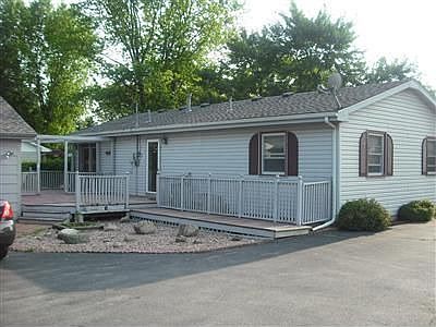 3rd image of 4902 Lynn Ln