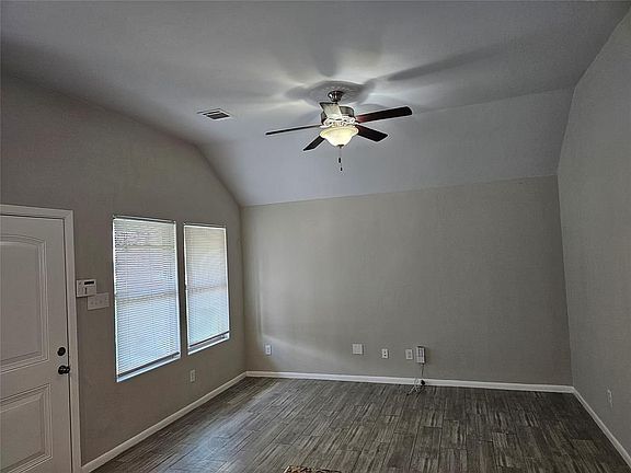 2nd image of 4422 Knoxville St