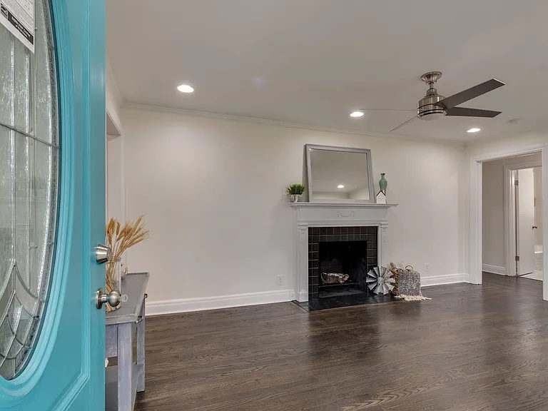 1206 Rolling Fields Dr — Photo 8