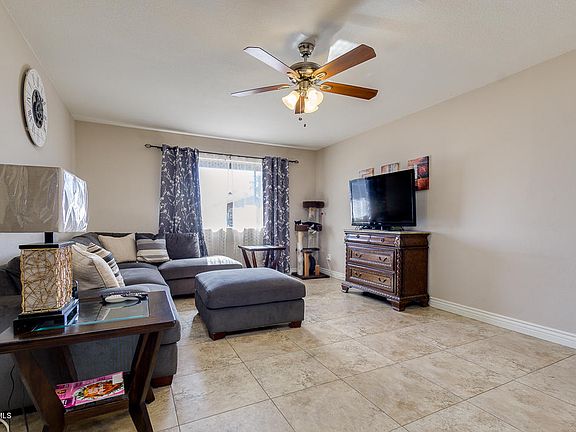 4th image of 4560 W Paradise Dr