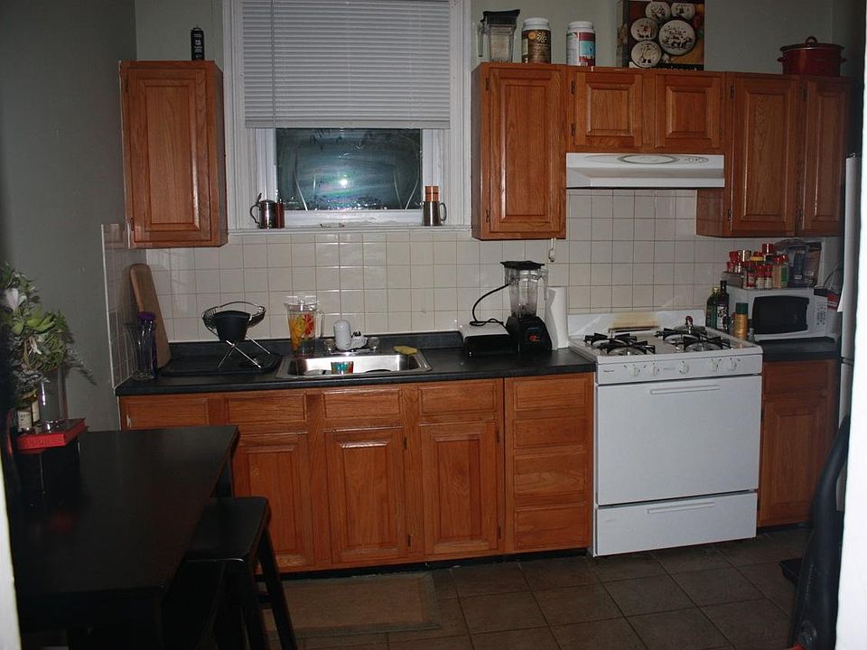 1st image of 215 Highland Ave APT 2