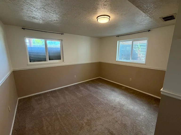 -5th bedroom
-Downstairs