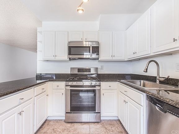 3rd image of 20246 Cohasset St Unit 15