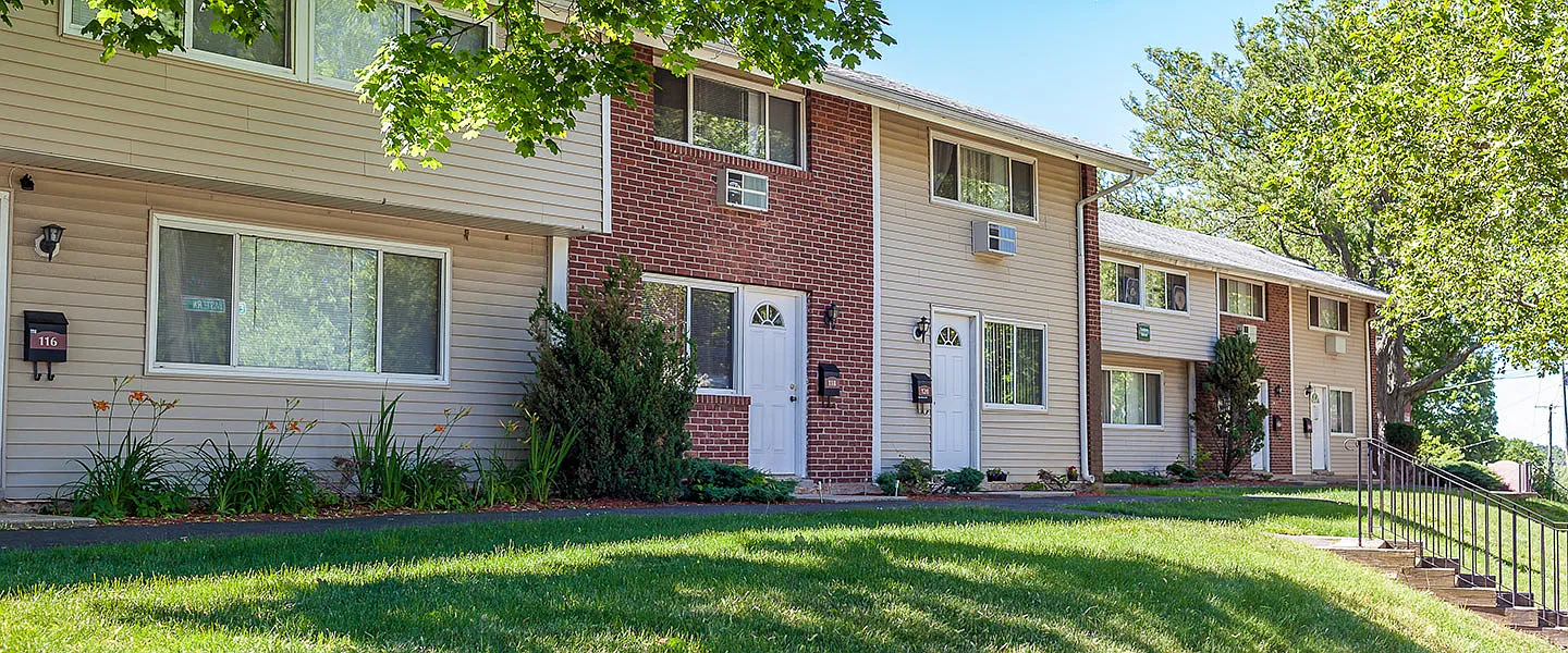 Fairway Apartments — Photo 1