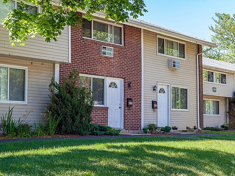 Fairway Apartments — Photo 1